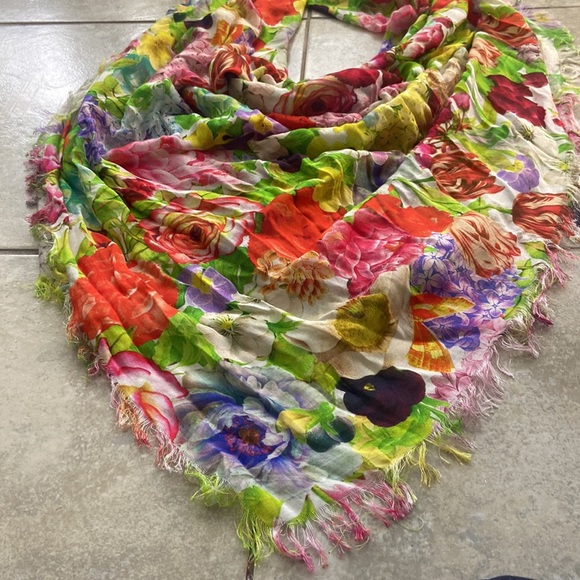 Large Floral Frayed Scarf/Sarong - Picture 2 of 8